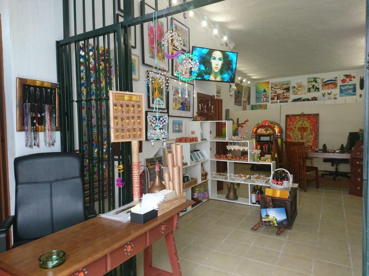 Centro De Arte Apartment Yunquera Bagian luar foto